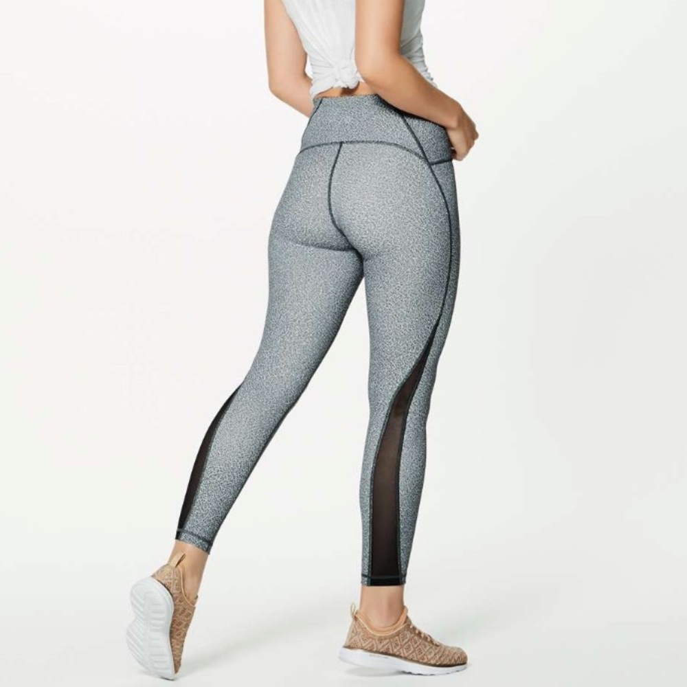 Lululemon | Train Times 7/8 Pant 25" Fractal Alpine‎ White Black Size 12